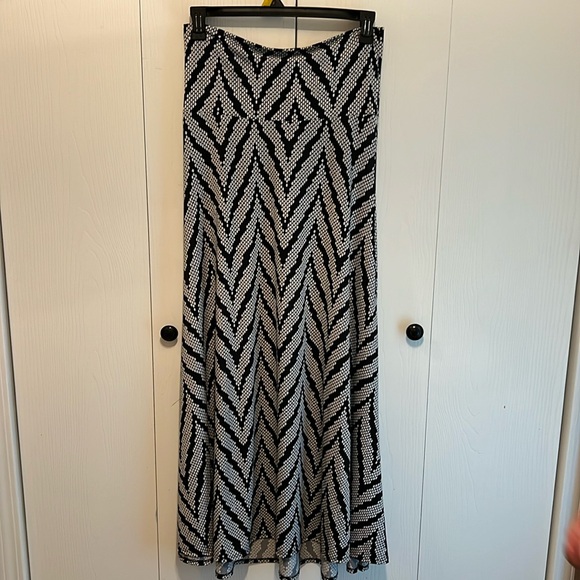 LuLaRoe size large black and white maxi dress or long skirt - Picture 1 of 2